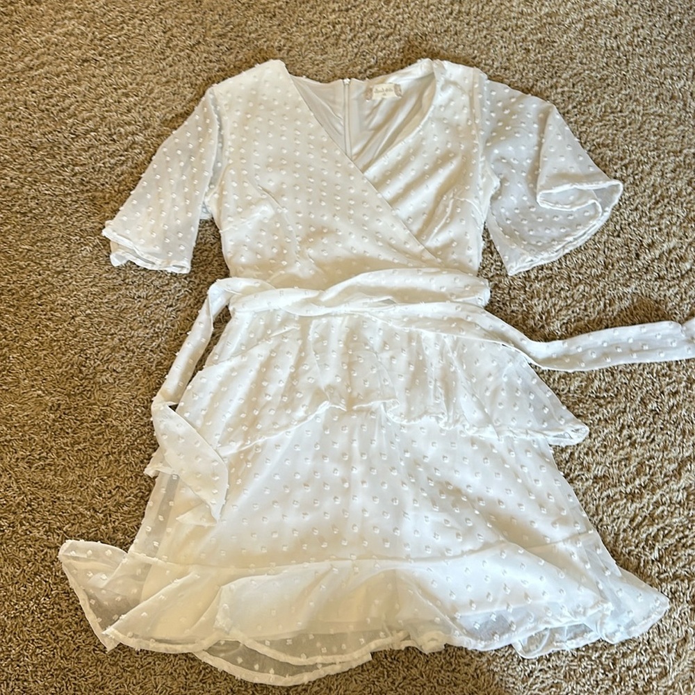 This is a white dress only worn once and in great condition
